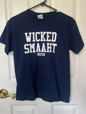 Youth Sz L navy blue Boston Red Sox “Wicked Smaaht Boston” short sleeve T-shirt